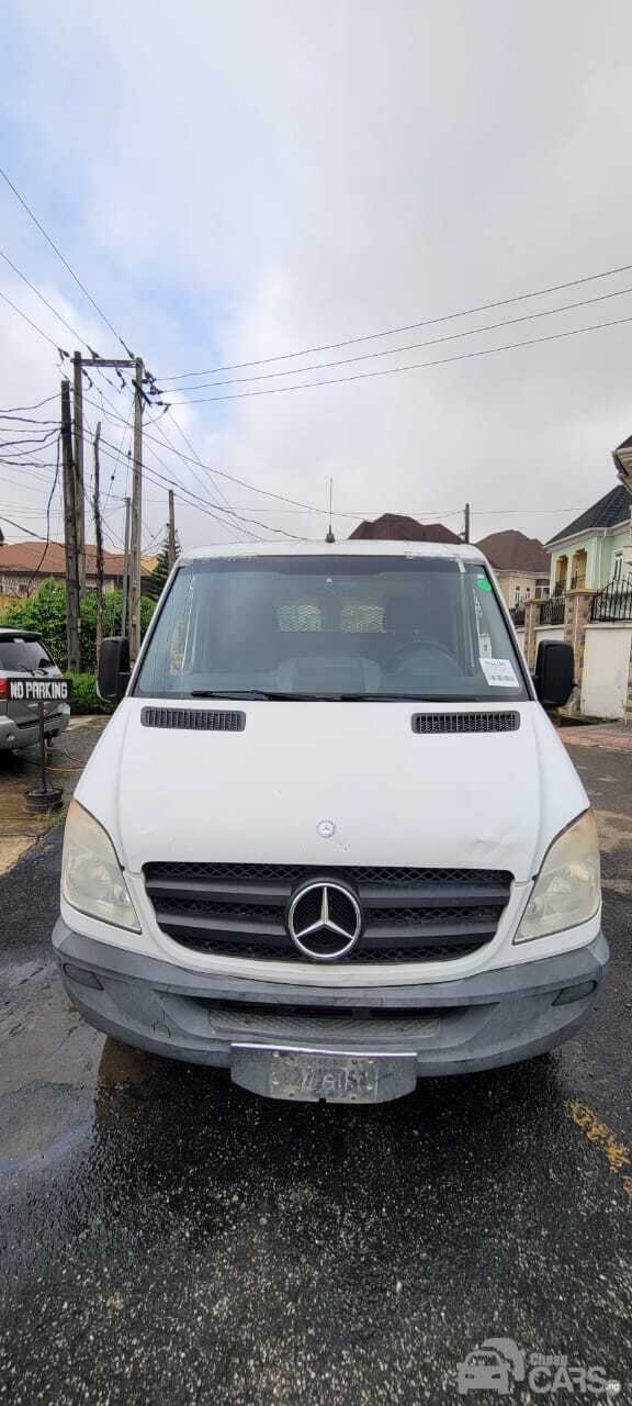 Mercedes Benz sprinter 2012 Image