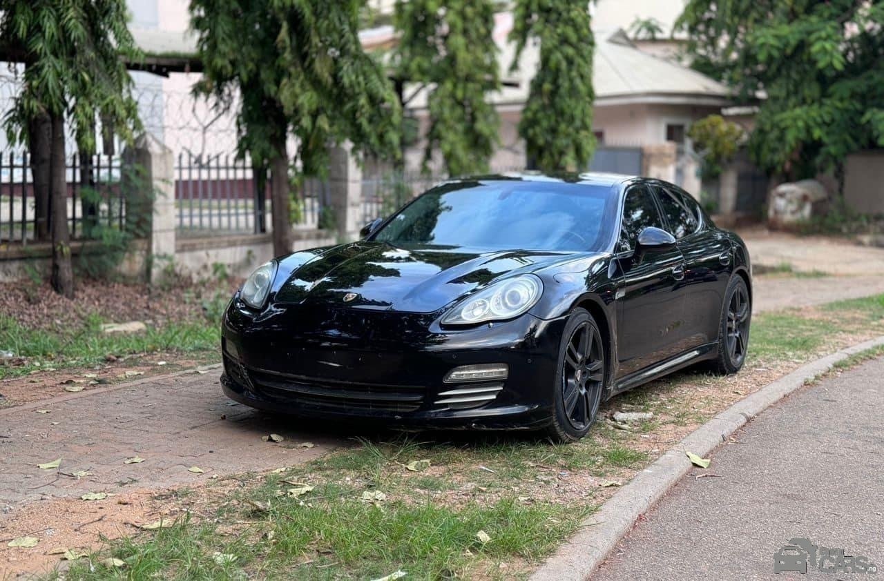 SUPER CLEAN 2010 PORSCHE PANAMERA FOR SALE Image