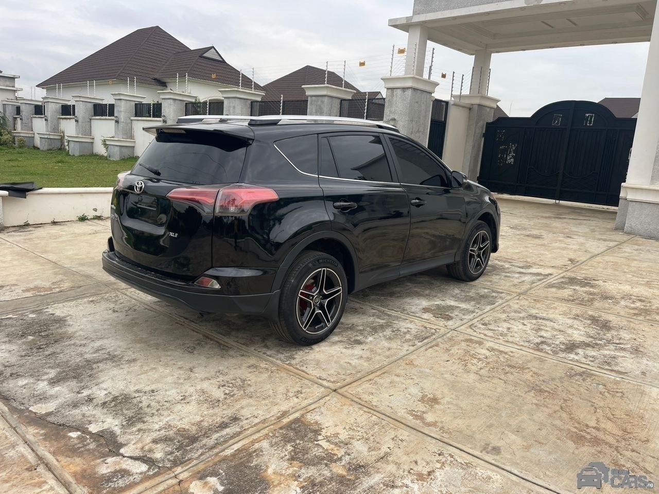 DISTRESS SALE SUPER CLEAN 2017 UPGRADED TOYOTA RAV4 FOR SALE  Image