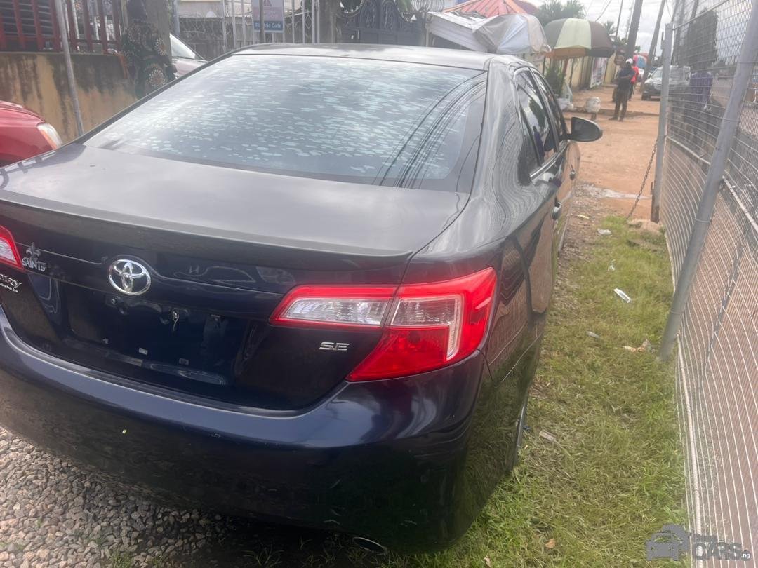 Toyota Camry SE 2014 Image