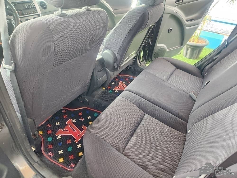 TOKUNBO 2006 model Pontiac vibe  Image