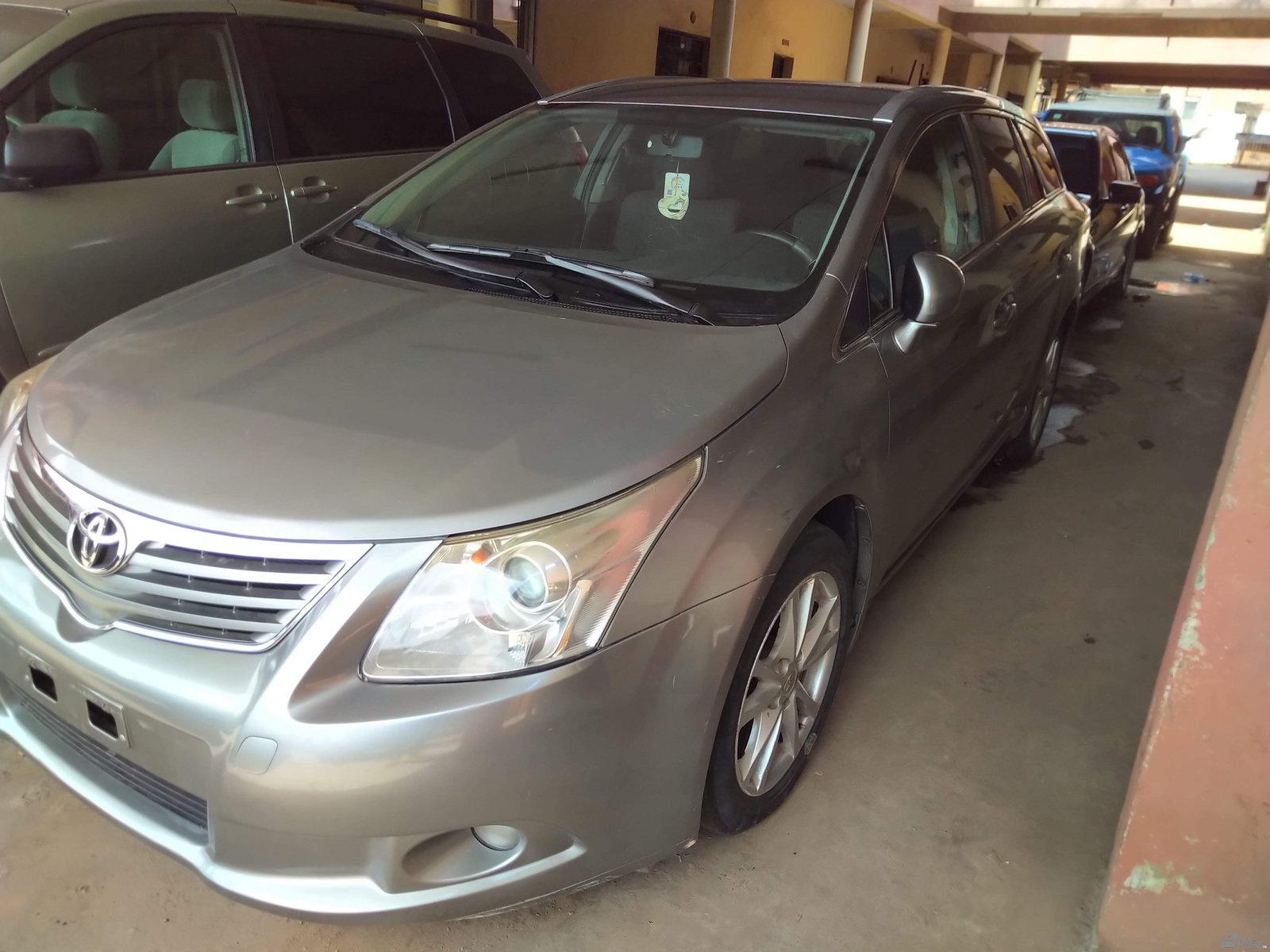 Tokunbo 2013 Toyota Avensis Image