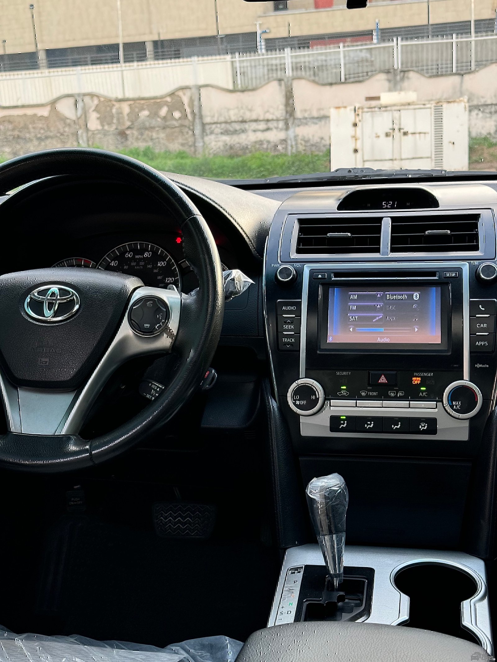 2012 TOYOTA CAMRY XLE Image