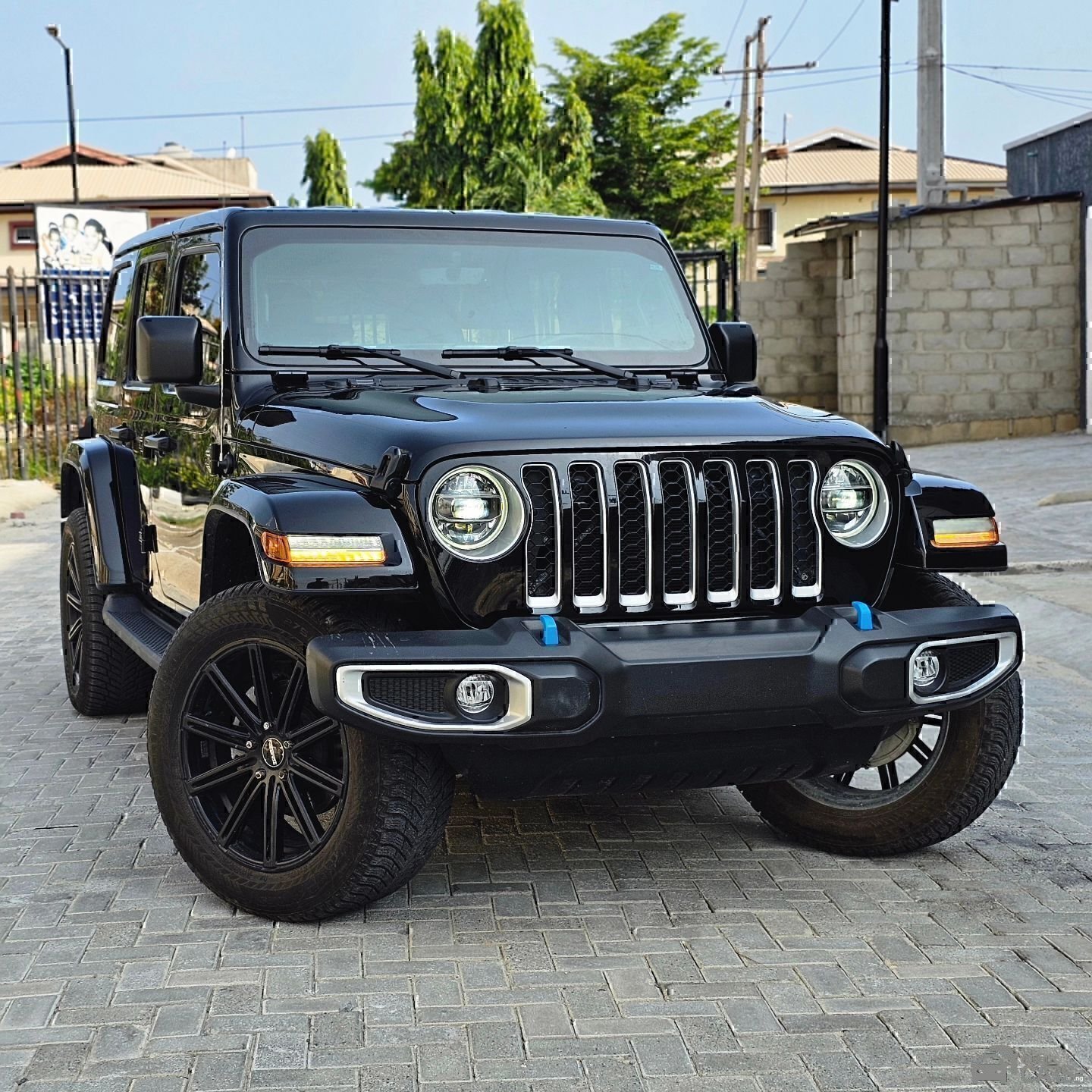 2022 Jeep Wrangler Sahara — Side profile