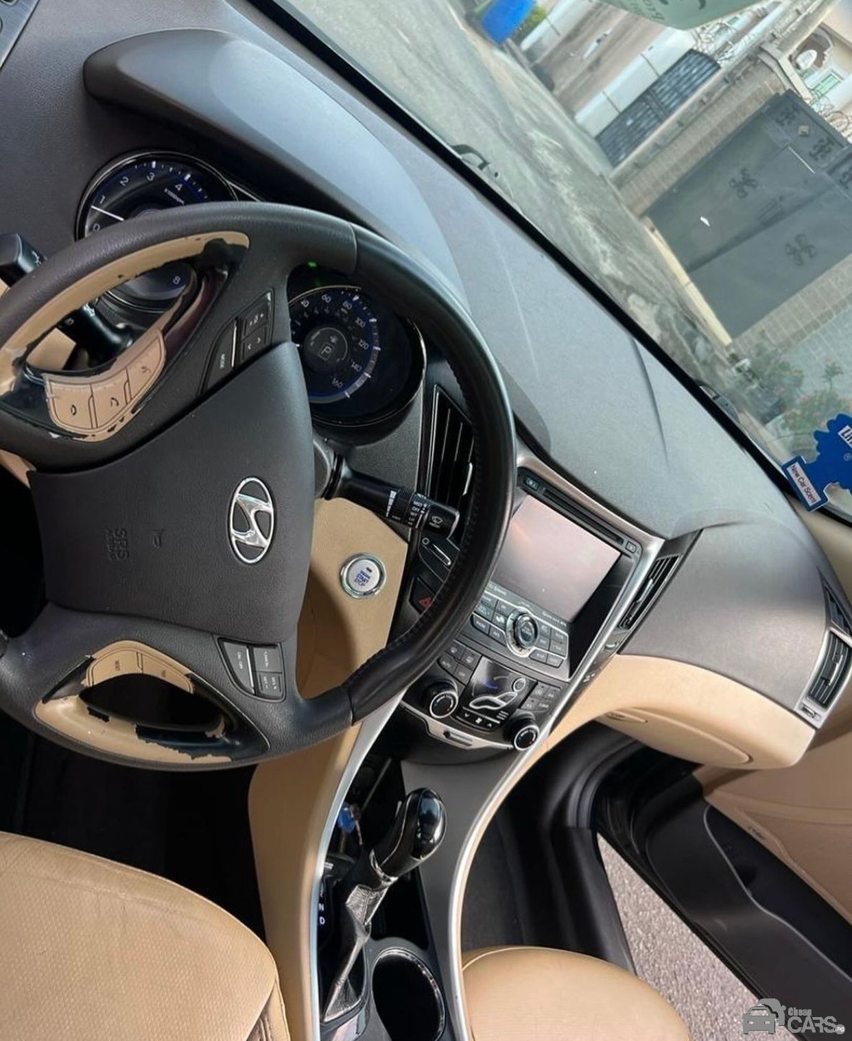 2013 Hyundai SONATA LIMITED — Rear 3/4