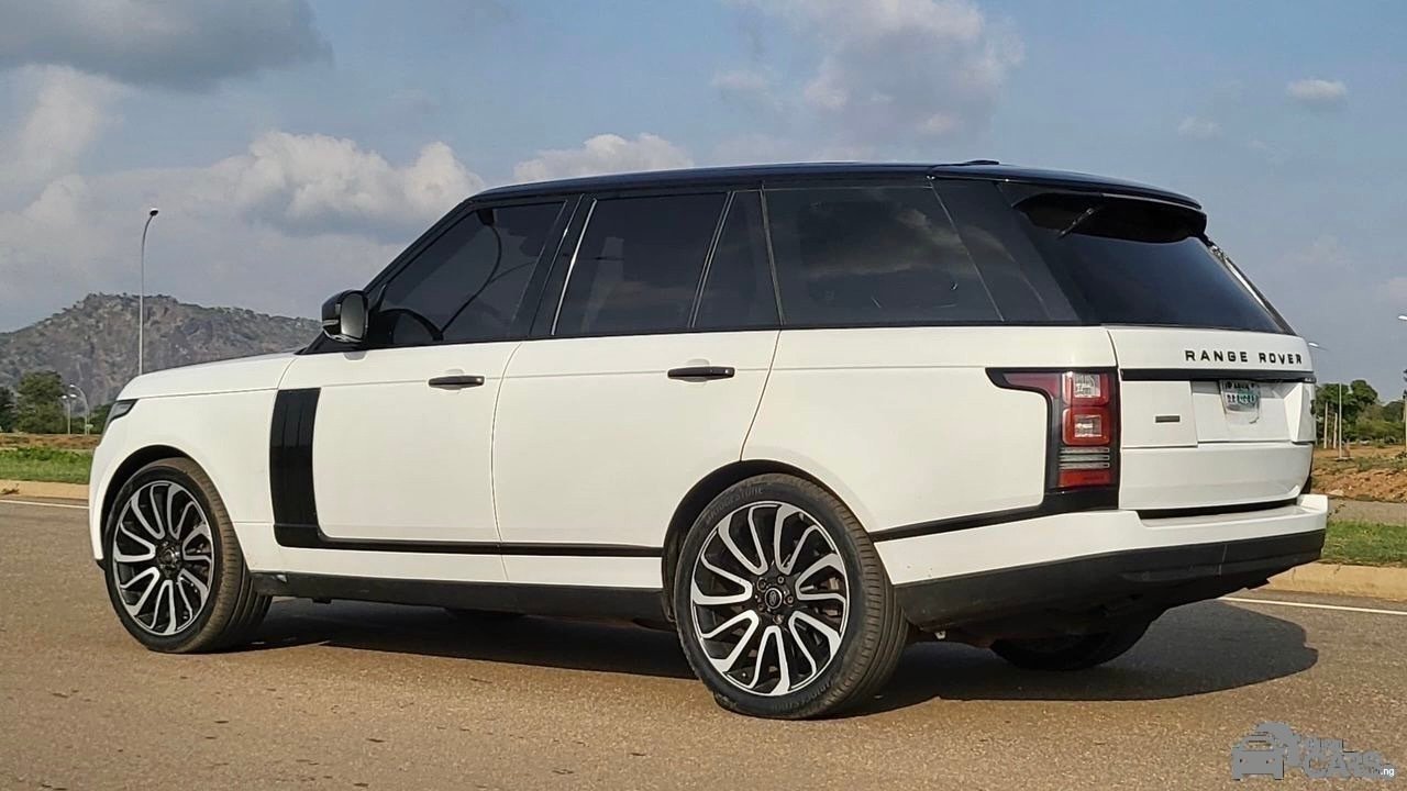 2014 Land Rover RANGE ROVER — Dashboard