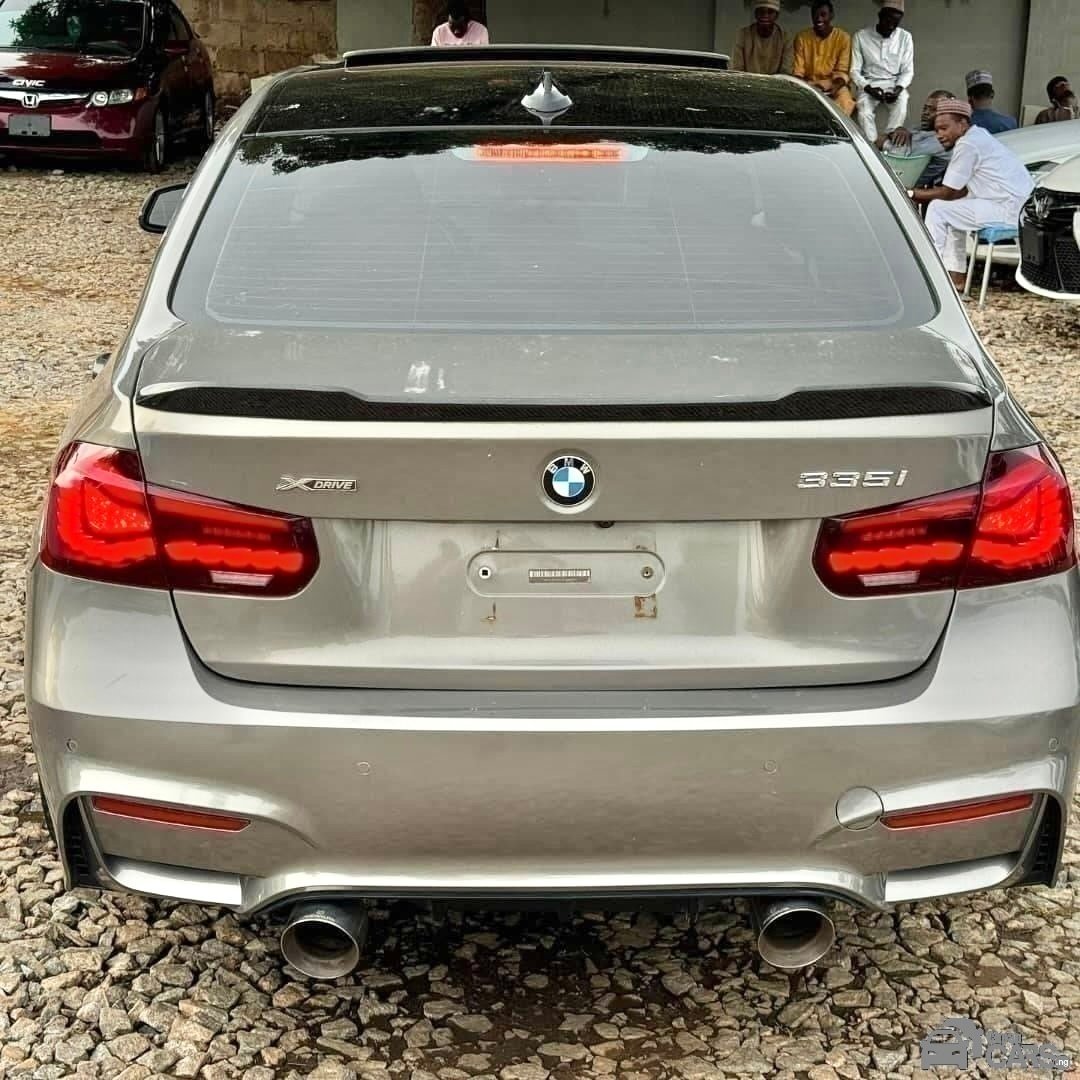 2014 BMW 335i M3 — Front seats