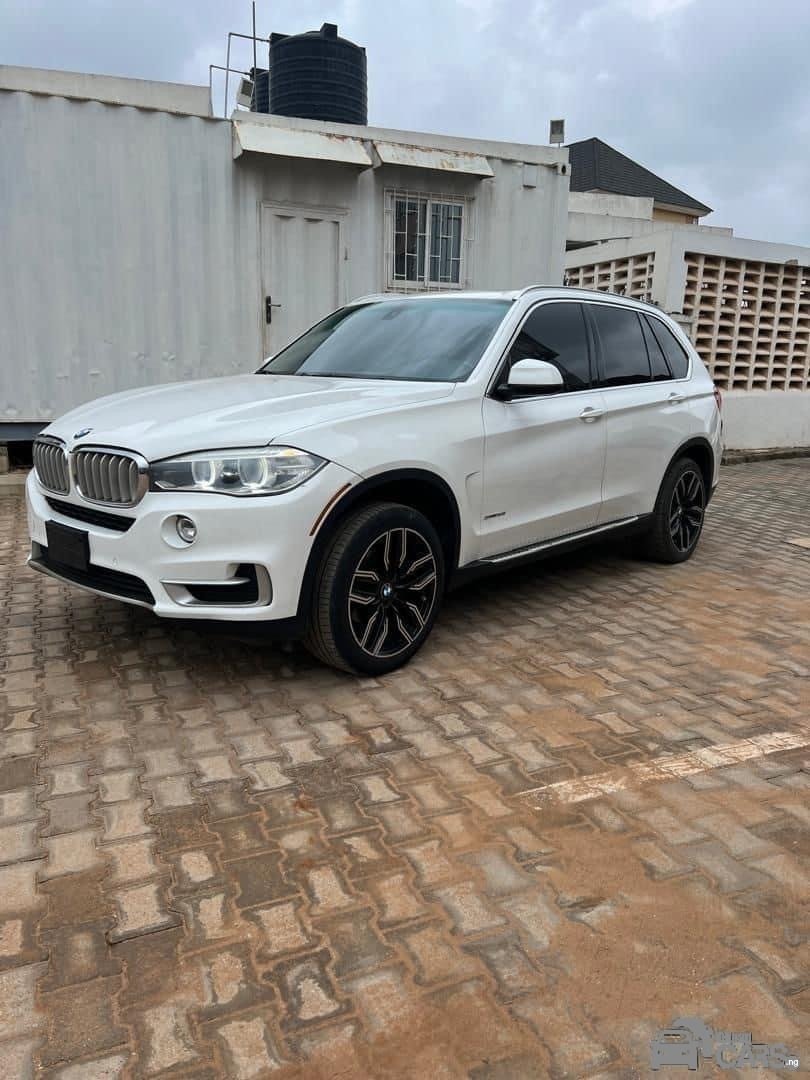 2015 BMW X5 — Side profile