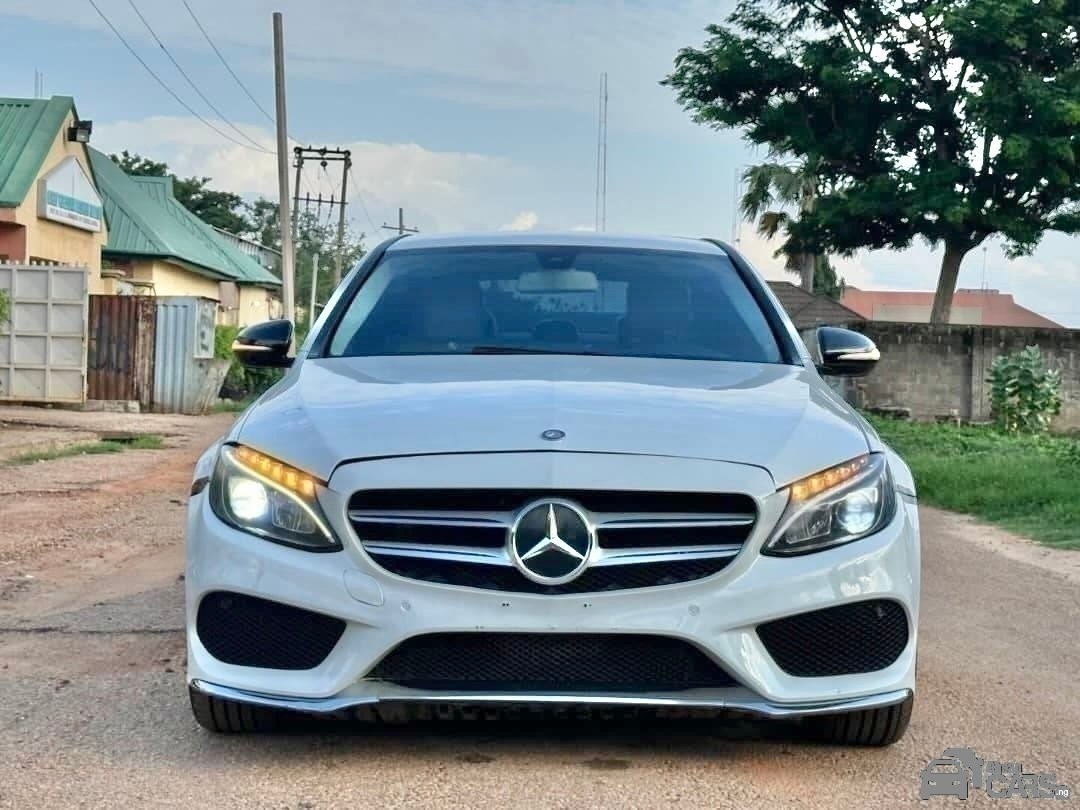 2016 Mercedes-Benz MERCEDES BENZ — Side profile