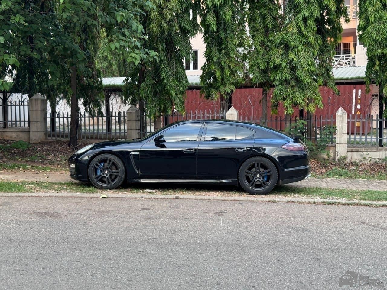 2010 Porsche PANAMERA — Front seats