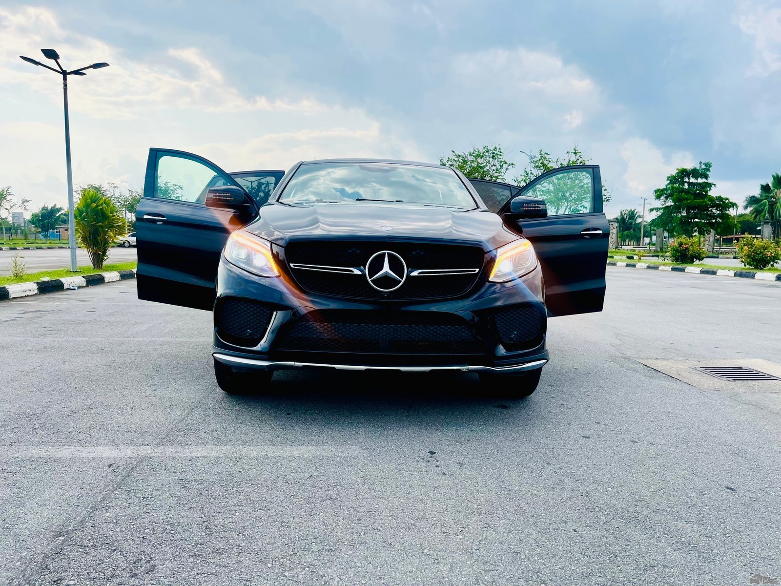 Mercedes-AMG GLE 450 — Front seats