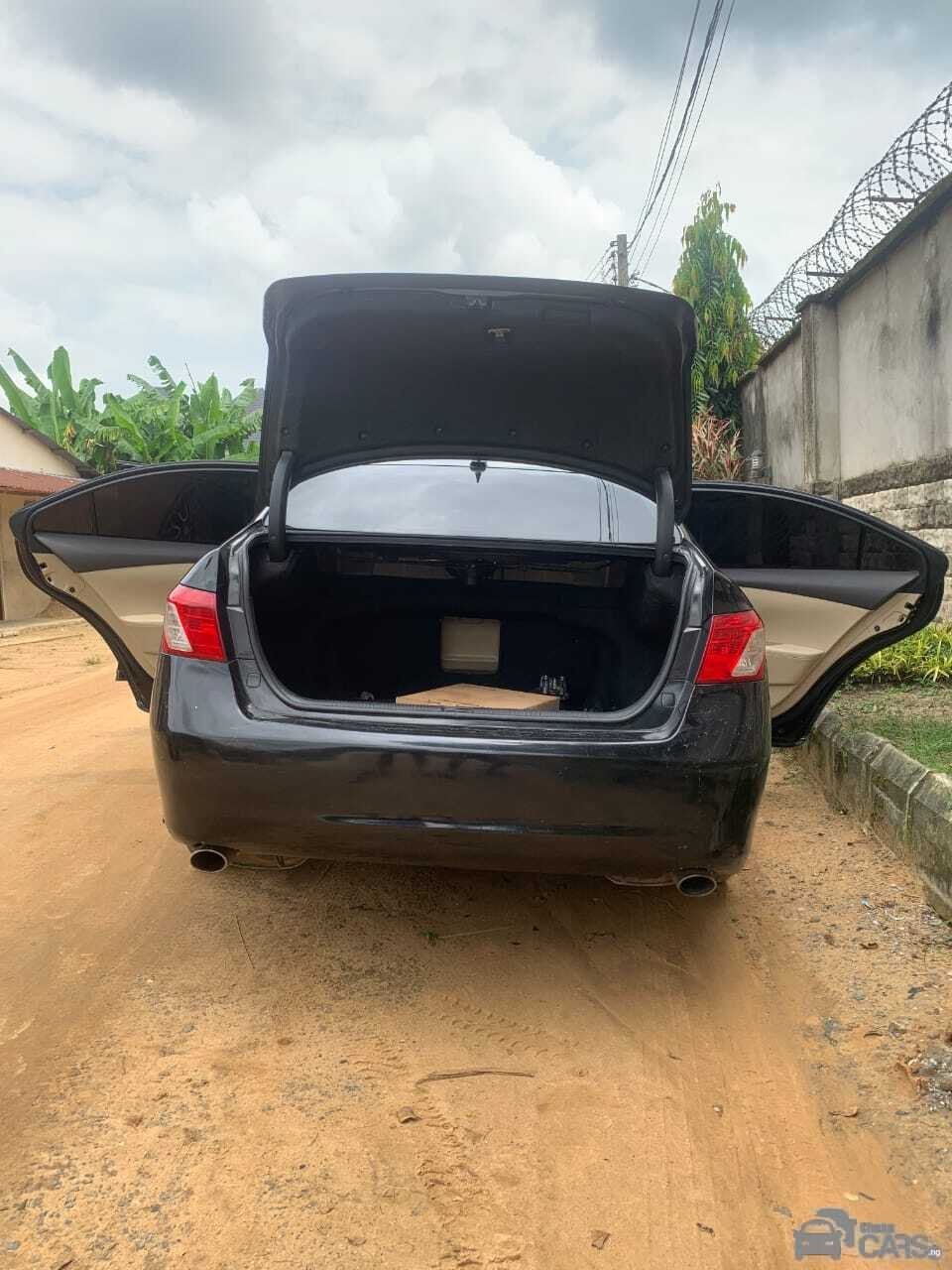 Lexus ES-350 — Rear 3/4