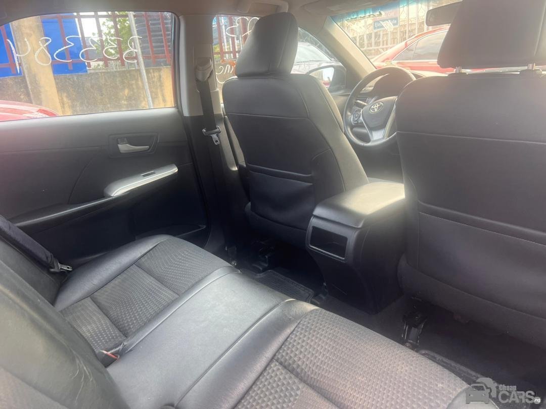 2014 Toyota Camry SE — Dashboard