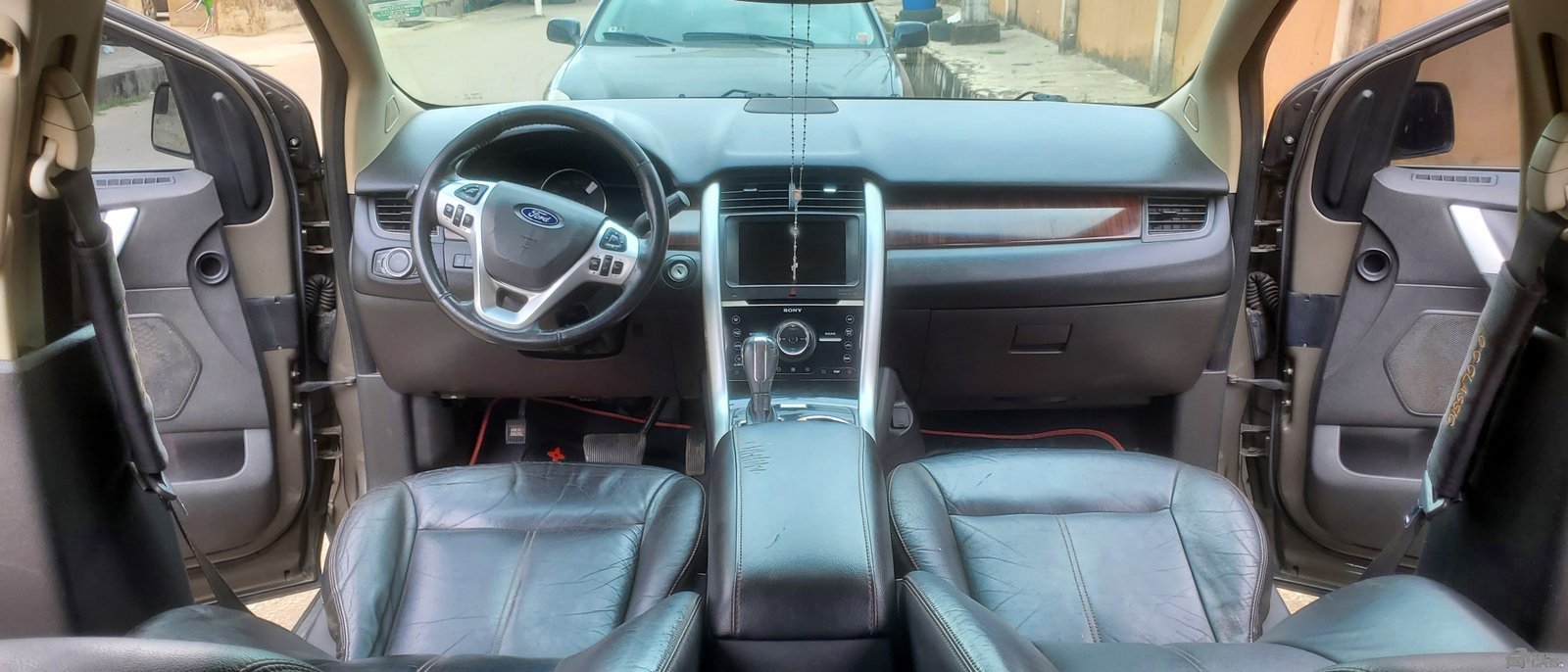 Ford SUV JEEP — Rear 3/4