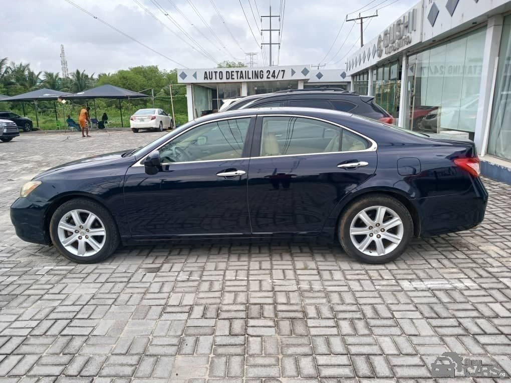 2009 Lexus ES 350 — Side profile
