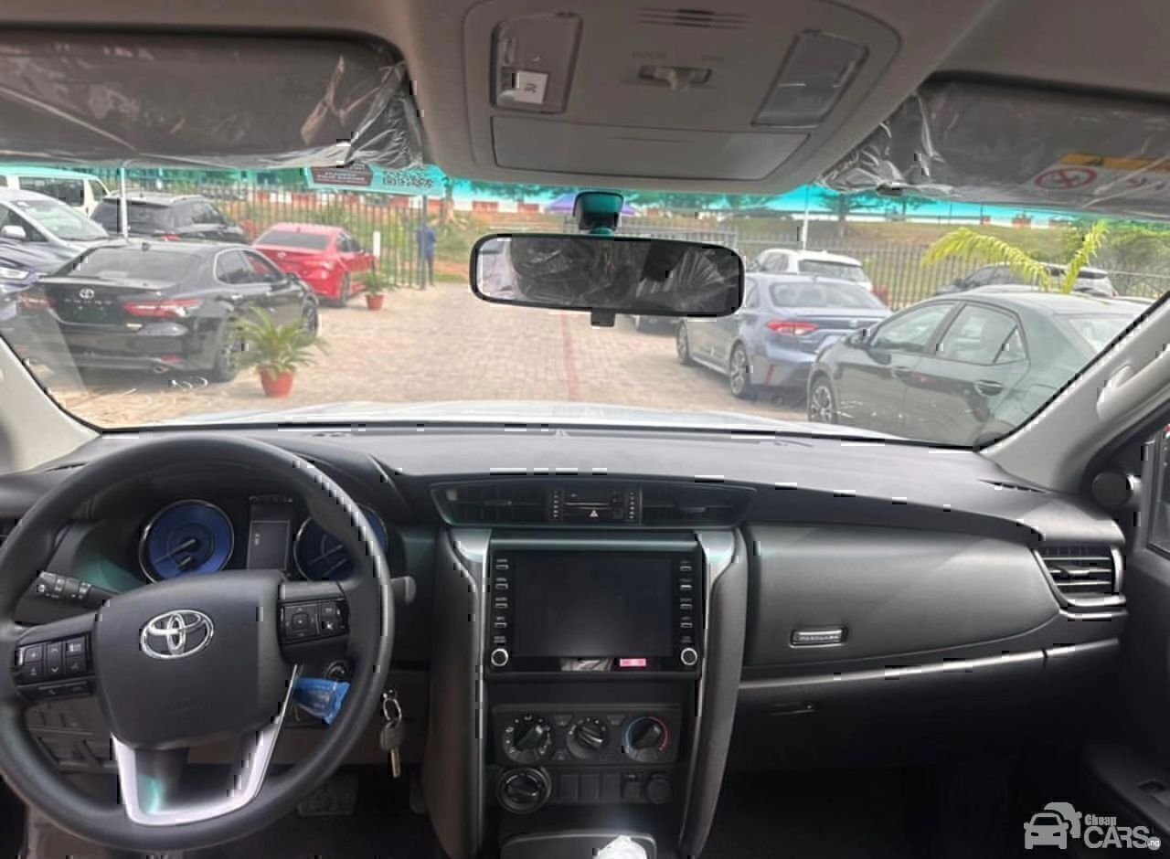2024 Toyota FORTUNER — Rear 3/4