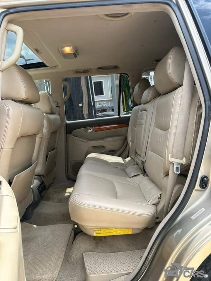 2008 Lexus GX470 V8 — Front seats