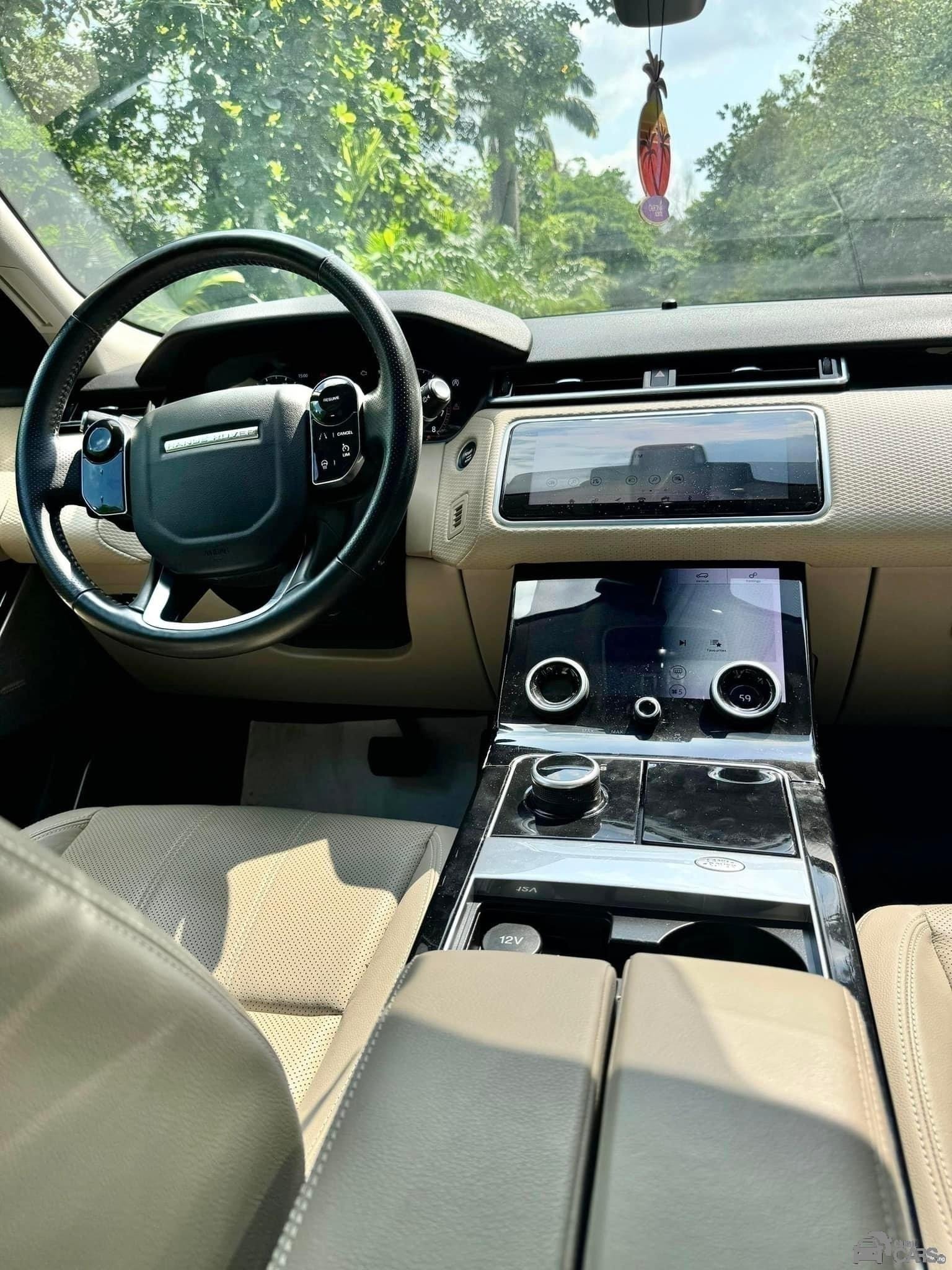 2018 Land Rover RANGE ROVER — Side profile