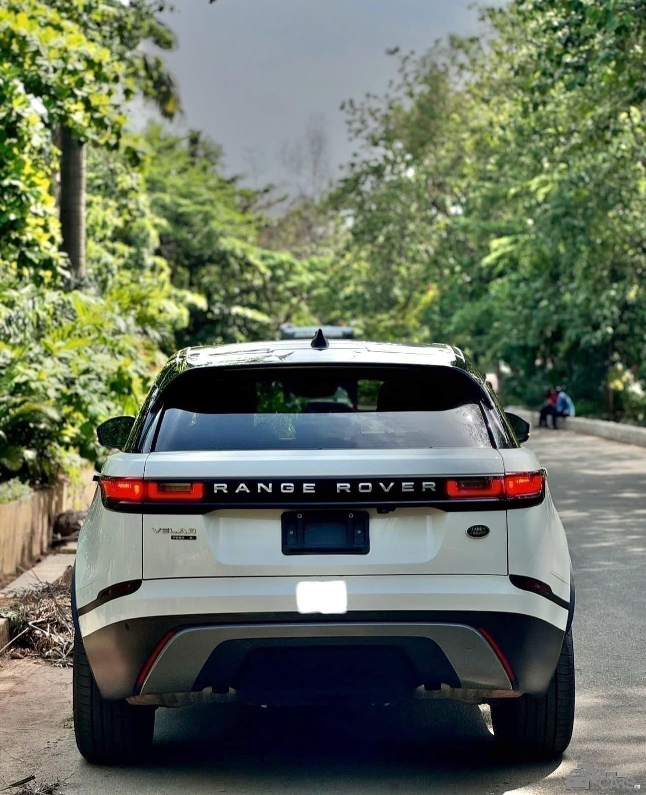 2018 Land Rover RANGE ROVER — Front seats