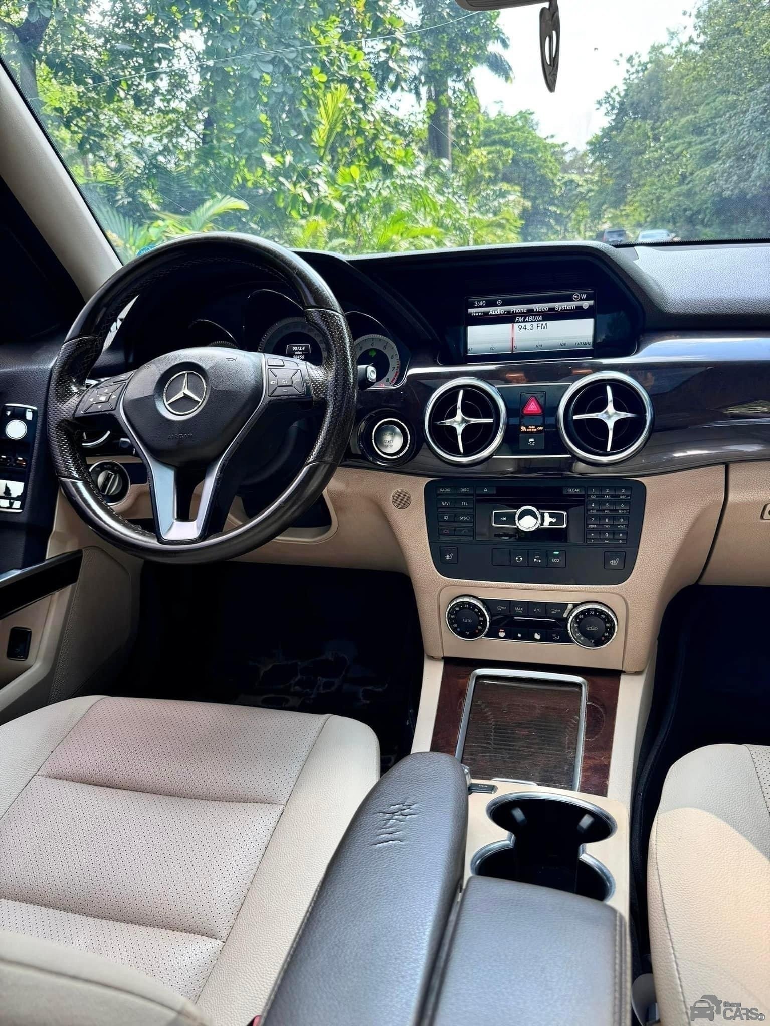 2014 Mercedes-Benz KEYLESS MERCEDES — Dashboard