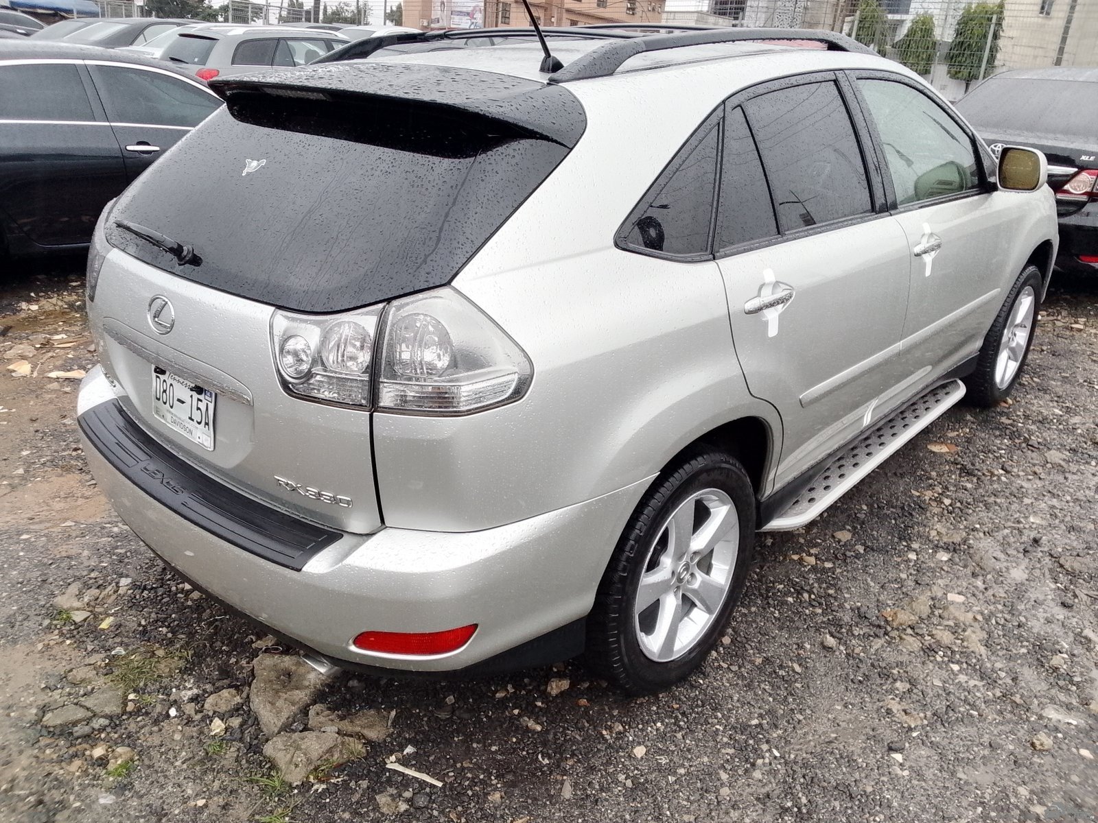 2005 Lexus RX 330 — Rear seats