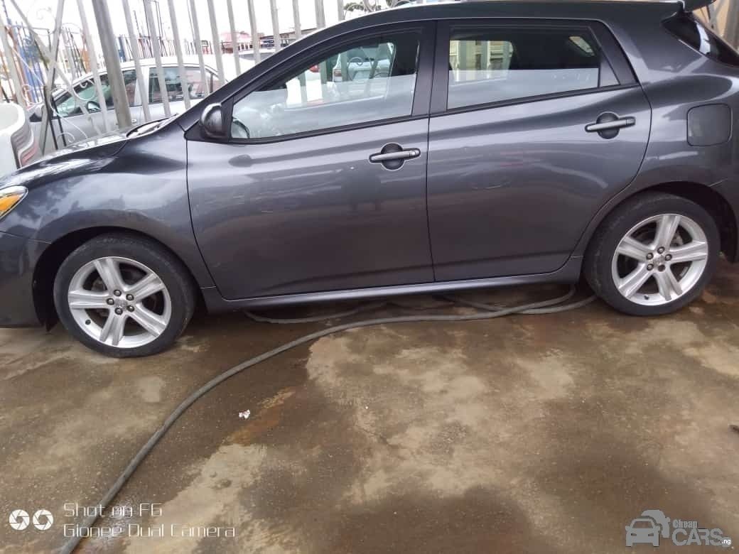 2012 Toyota MATRIX — Side profile