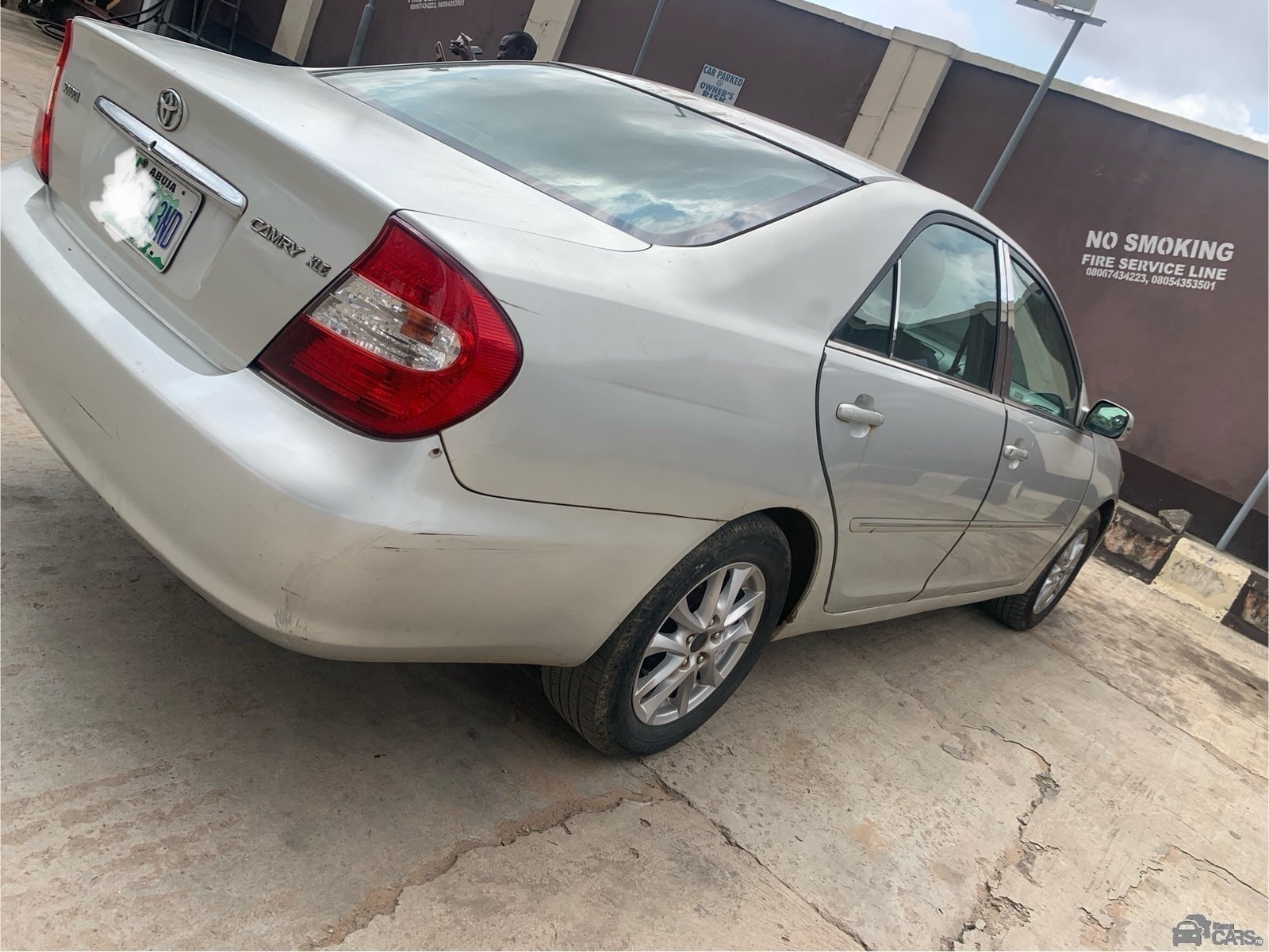 2003 Toyota Camry xle — Rear 3/4