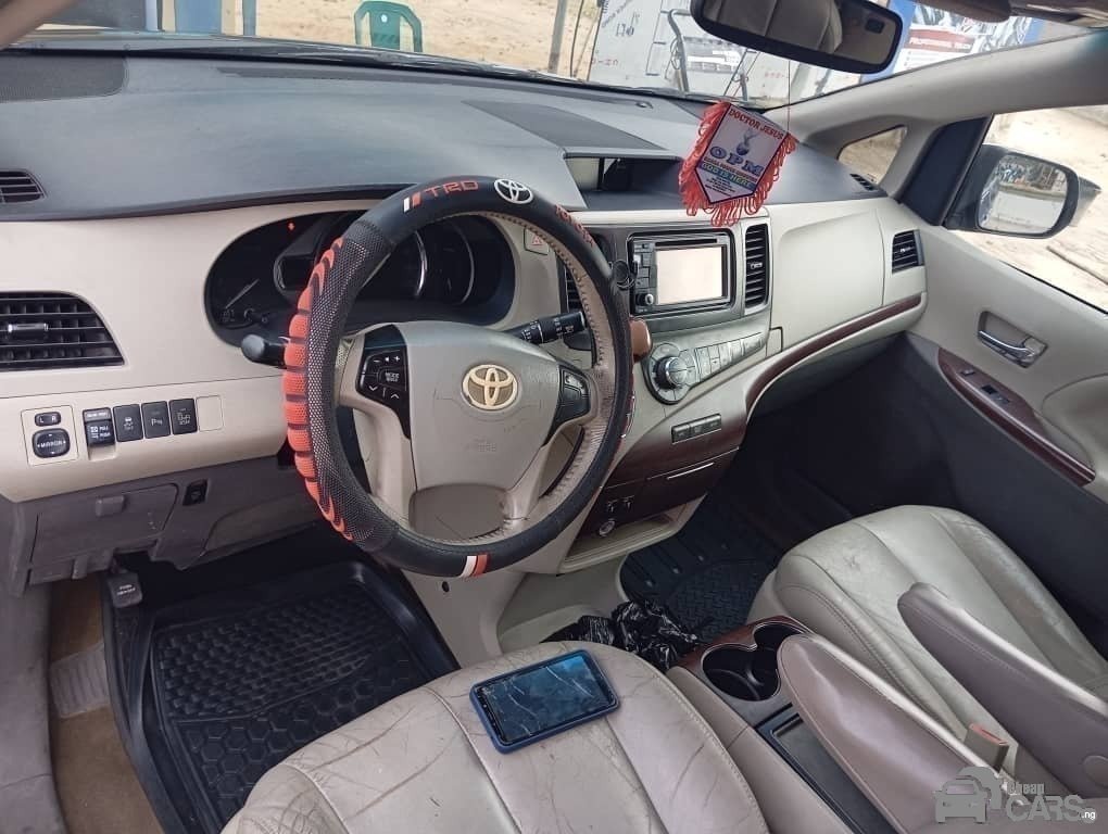 Toyota 012 sienna — Dashboard