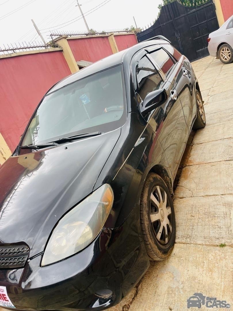 2004 Toyota matrix