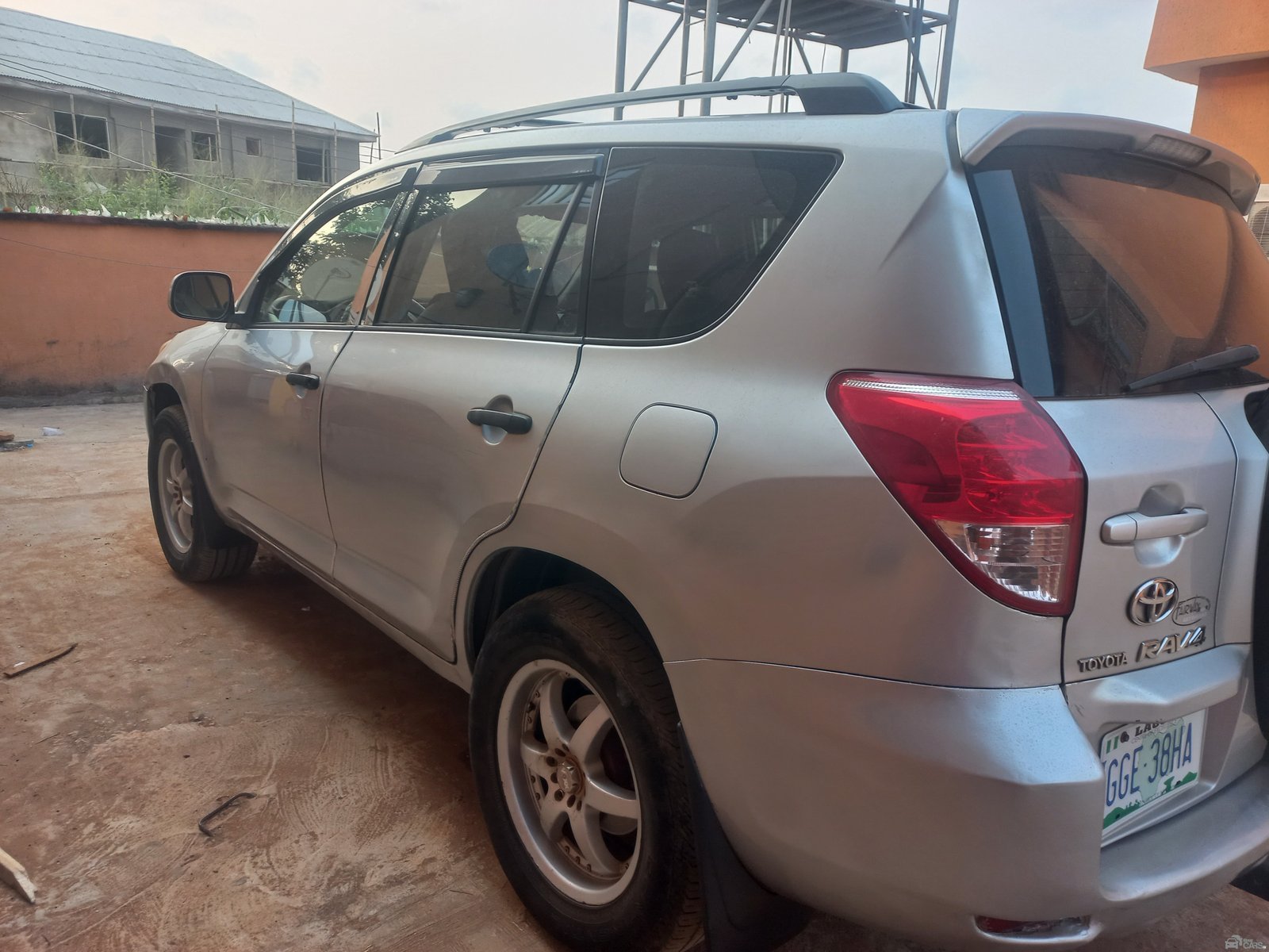 Toyota rav4 2008model — Rear 3/4