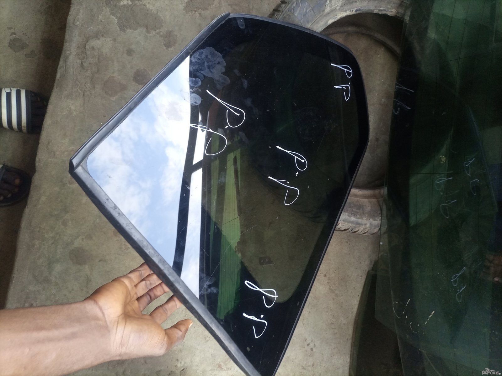 Body & Interior Parts Automobile Glasses — Side profile