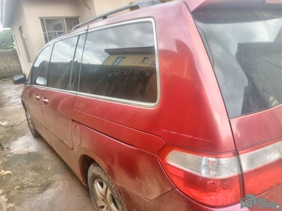 Honda oddesy — Side profile