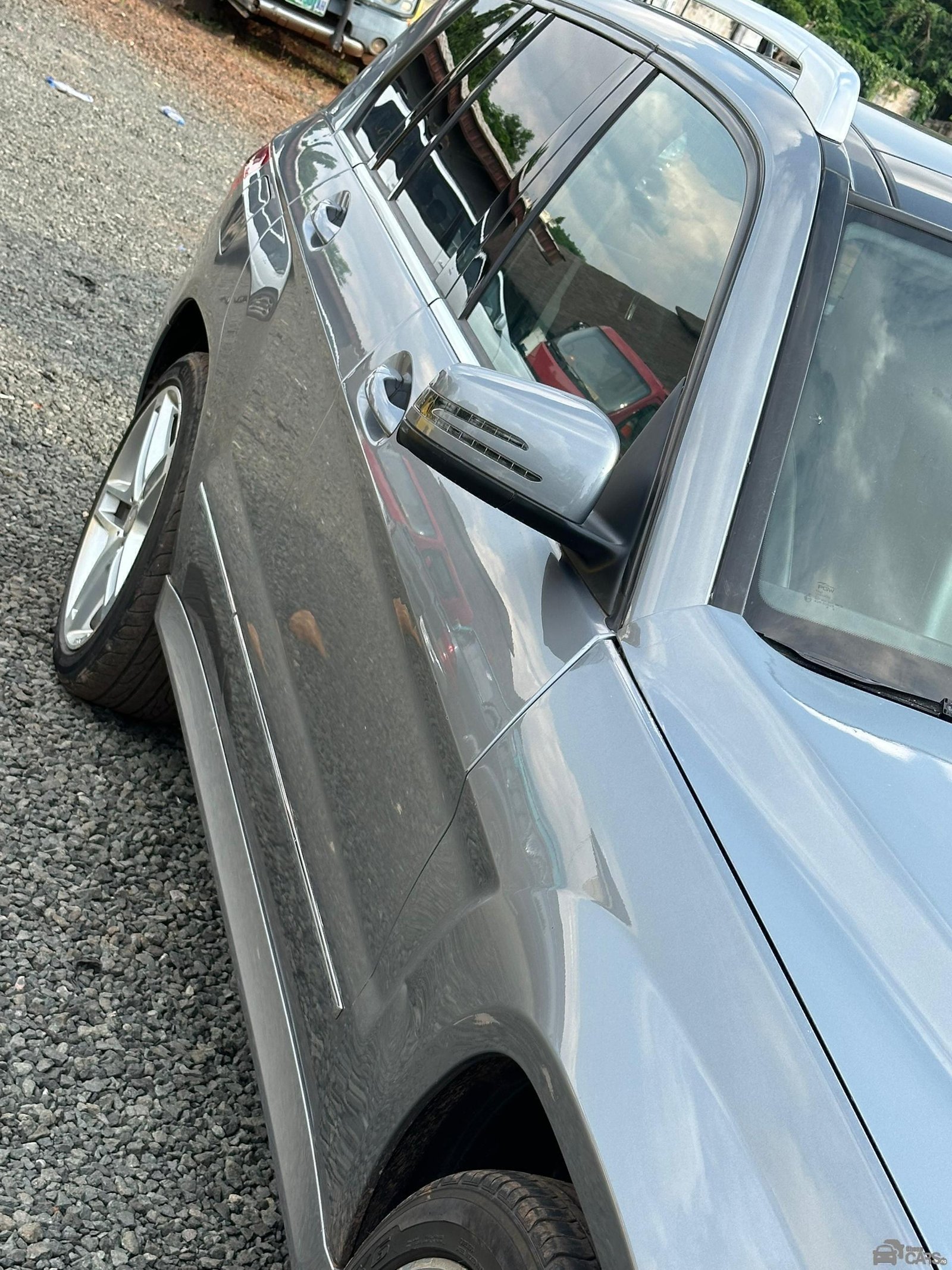 Mercedes-Benz Mercedes Benz — Rear 3/4