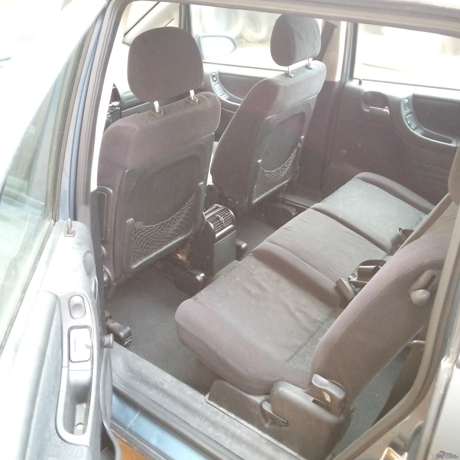 2004 Willys Opel Zafira — Rear 3/4
