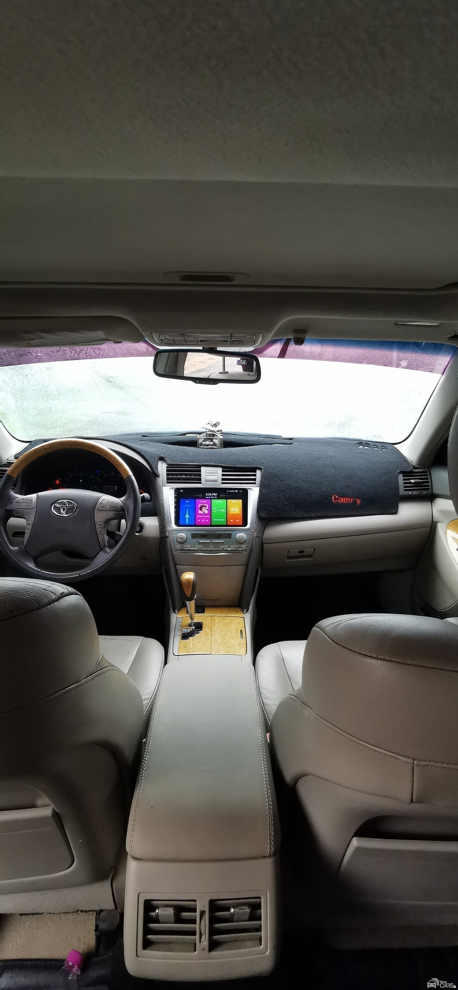 2010 Toyota camry XLE — Front seats