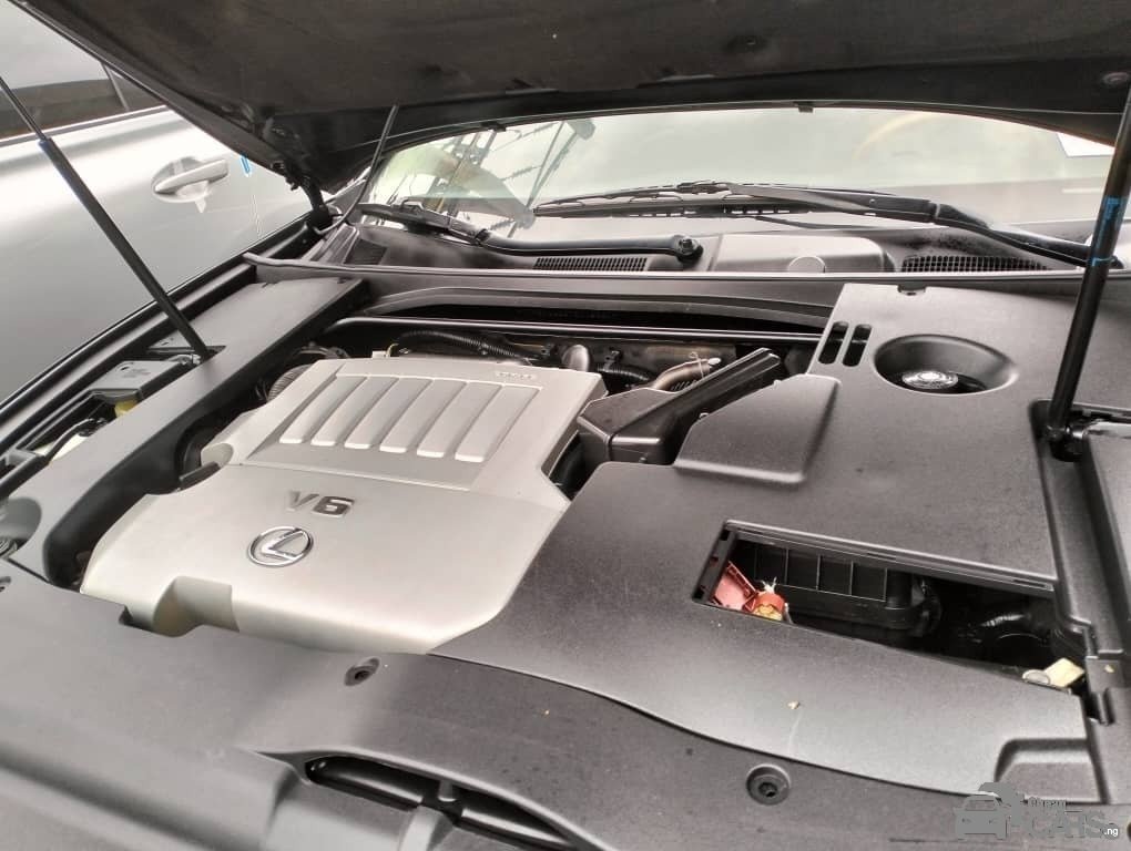 2010 Lexus ES350 — Rear 3/4
