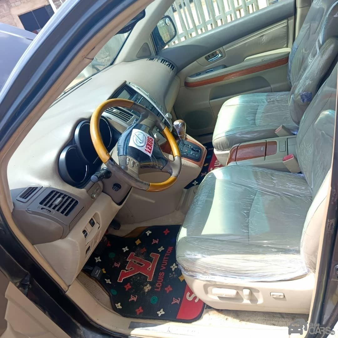 2006 Lexus Rx330 — Front seats