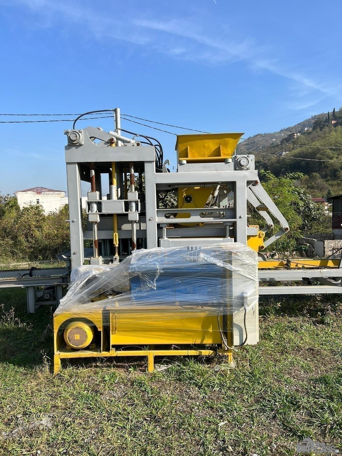 Aggregate Equipment Concrete Block — Side profile