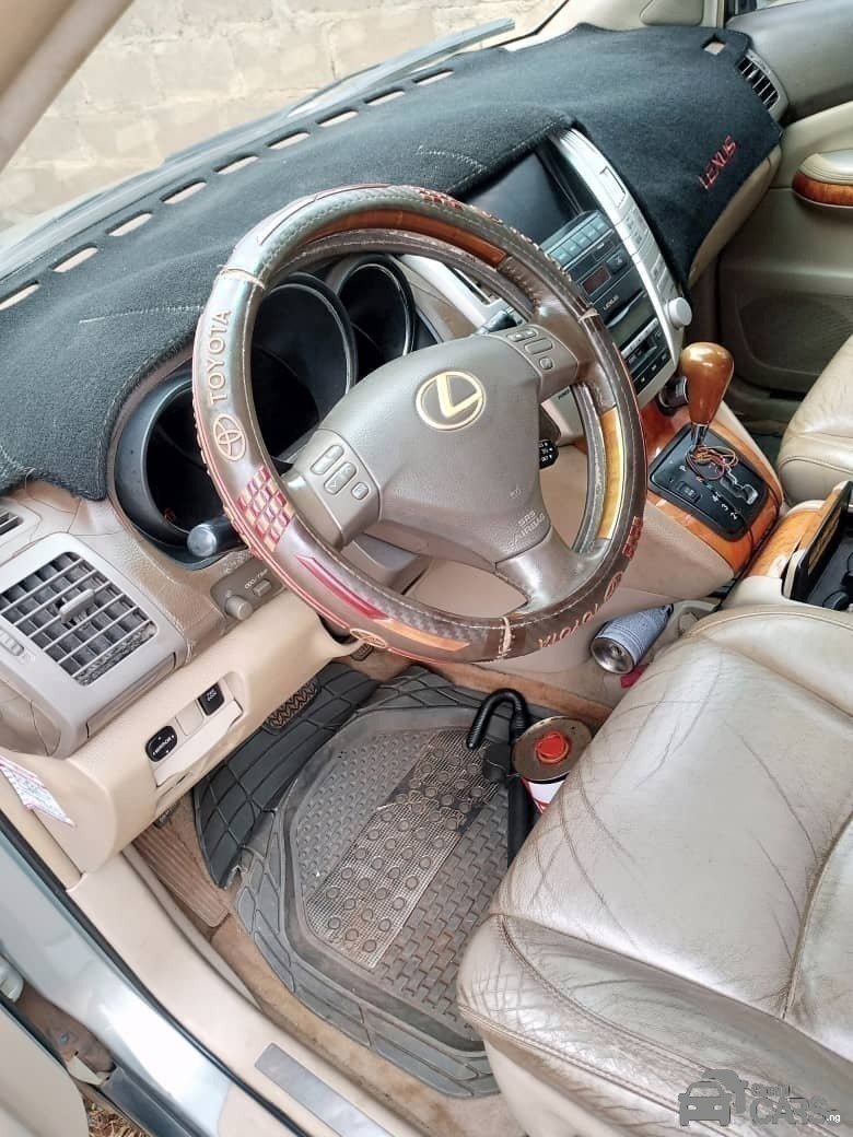 Lexus 350 Suv — Dashboard