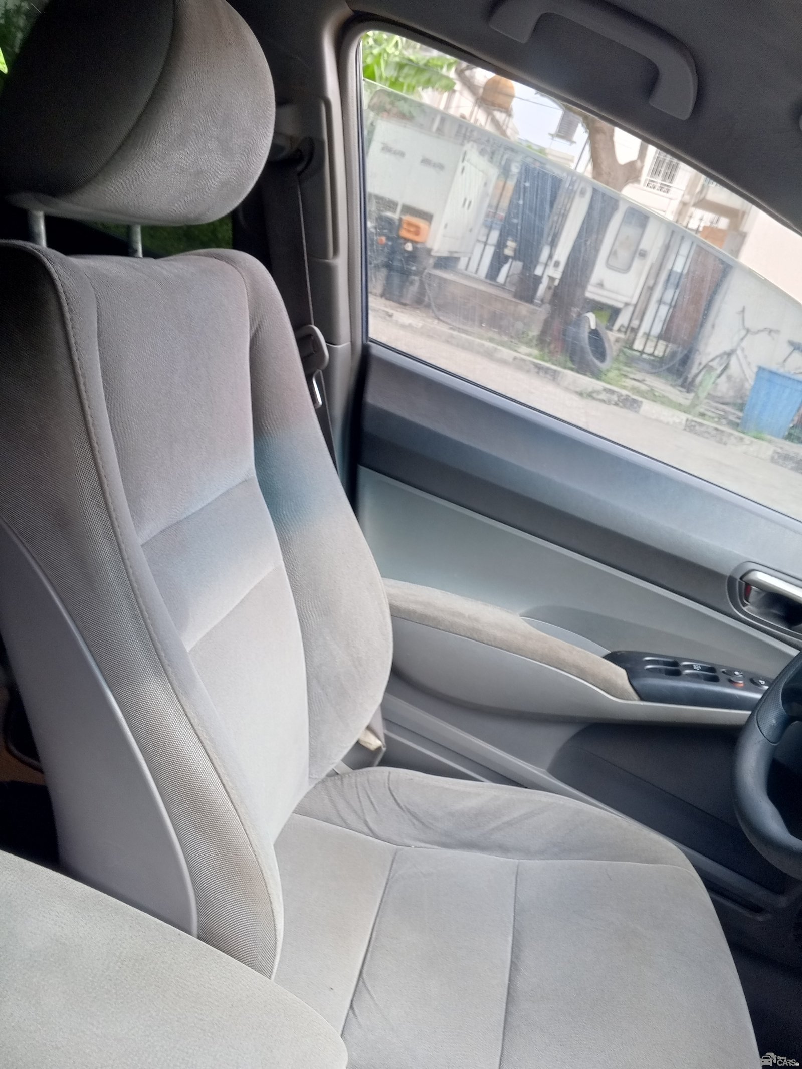 Honda Civic 07 — Front seats