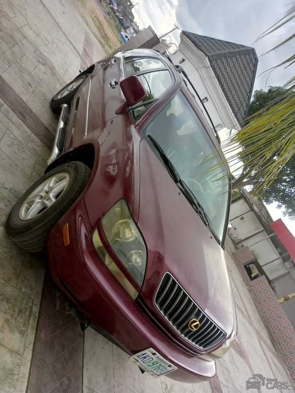 Lexus I on
