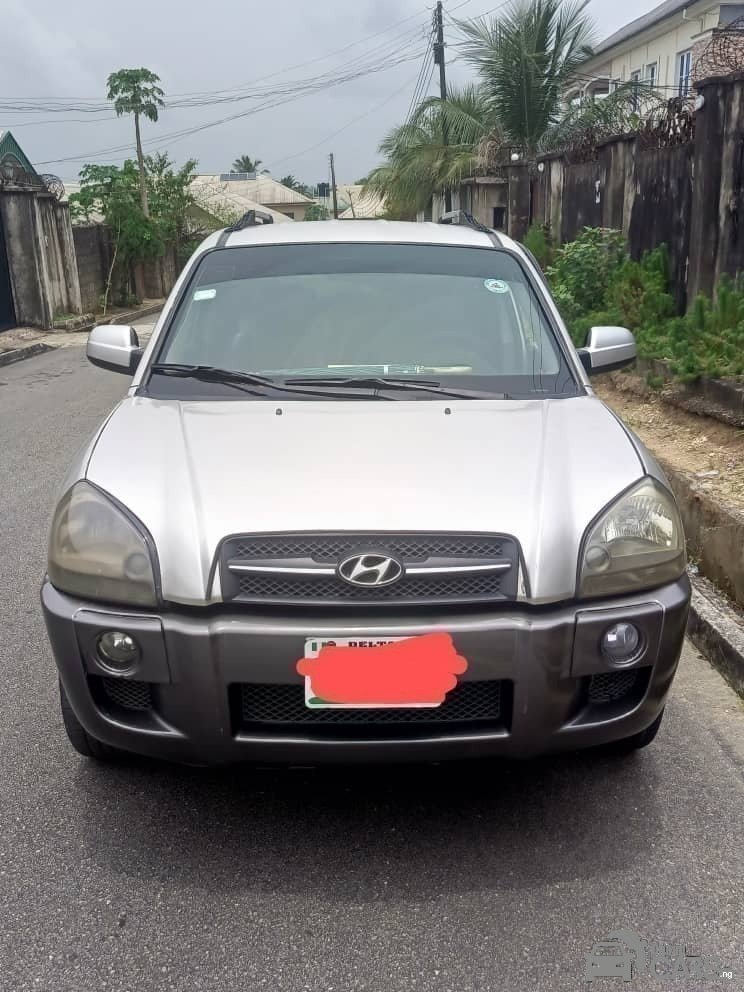 Hyundai Tucson — Rear 3/4