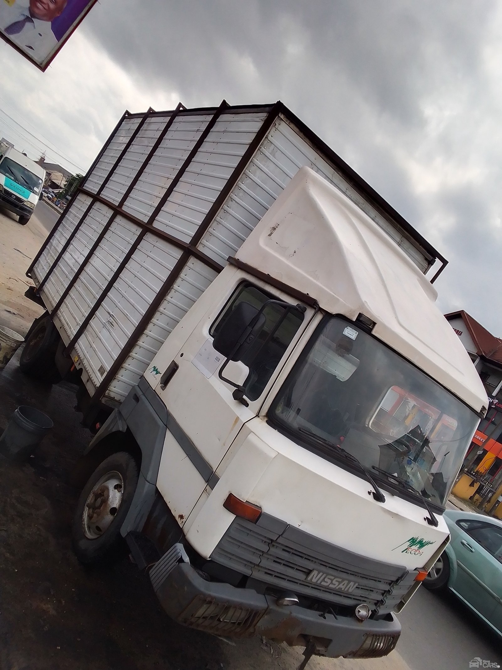 Commercial Nissan Truck — Side profile