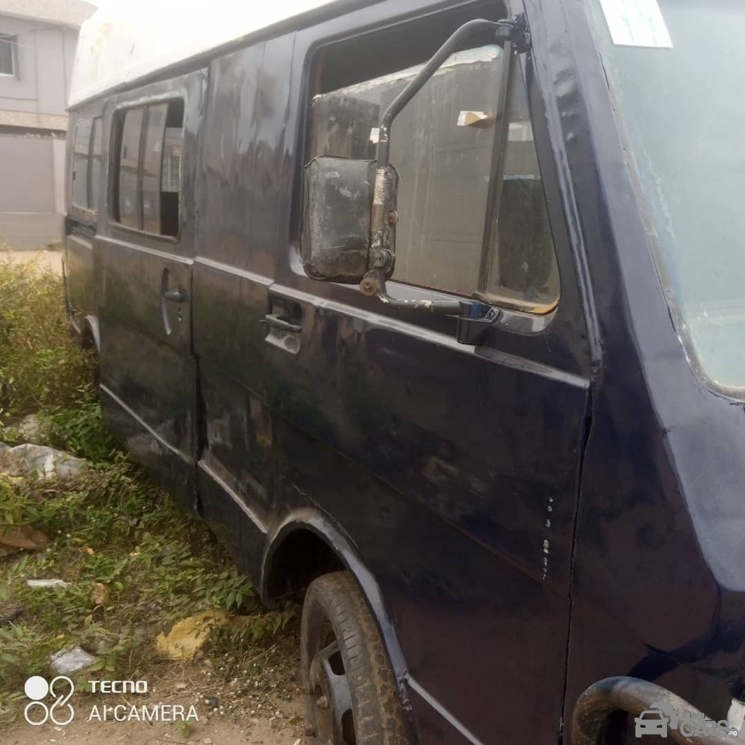 Volkswagen 6 wheeler — Rear seats