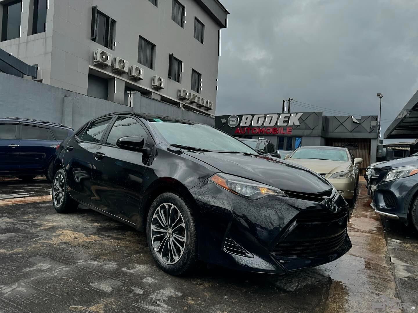 2018 Toyota Corolla — Rear seats