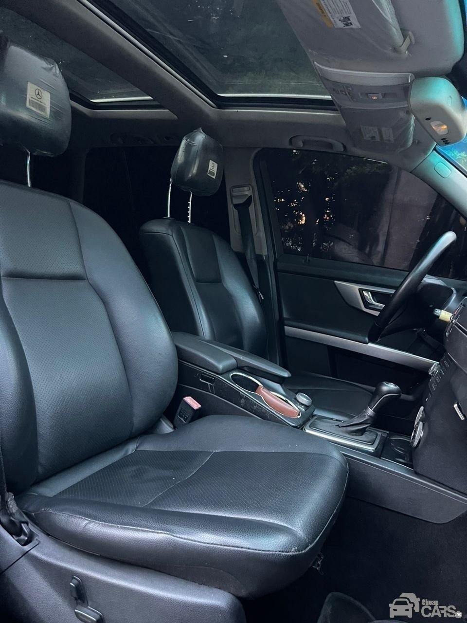 2010 Mercedes-Benz GLK Mercedes — Rear 3/4