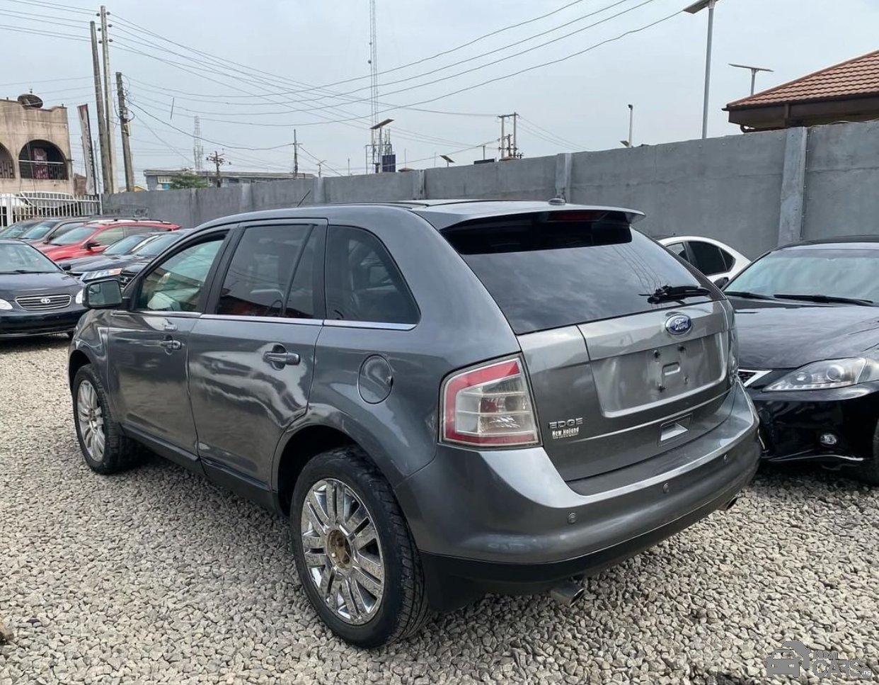 2009 Ford Edge — Side profile
