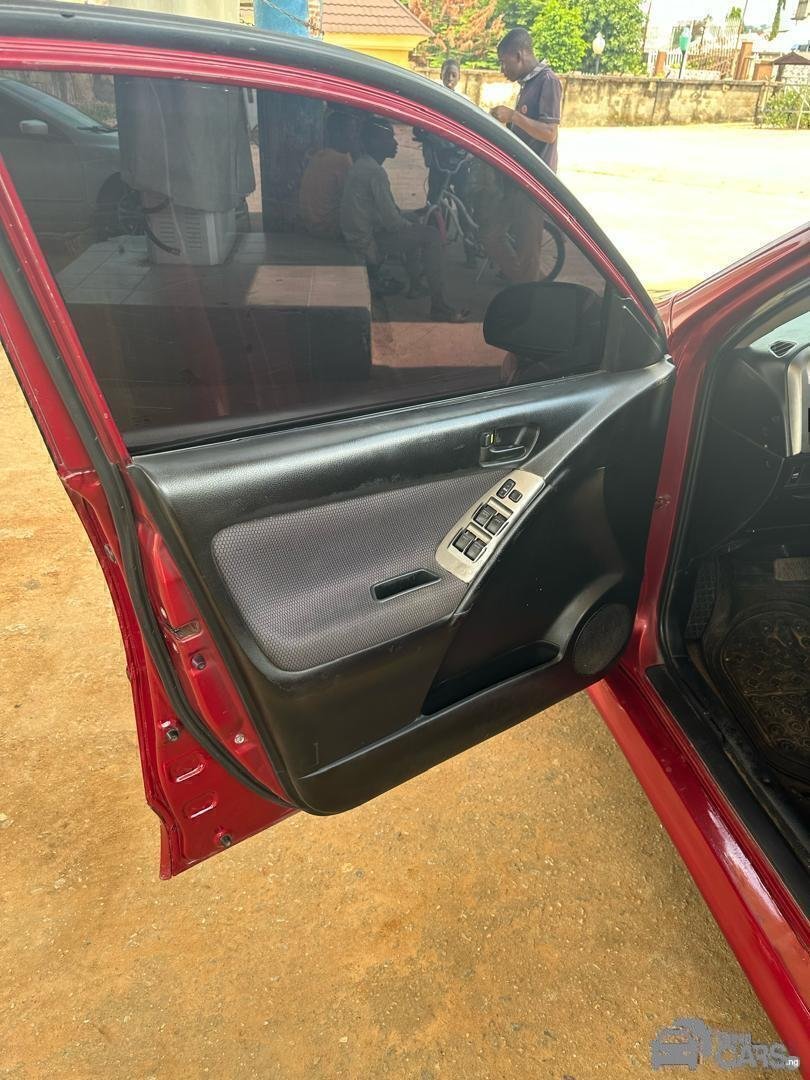 Pontiac Vibe — Rear 3/4