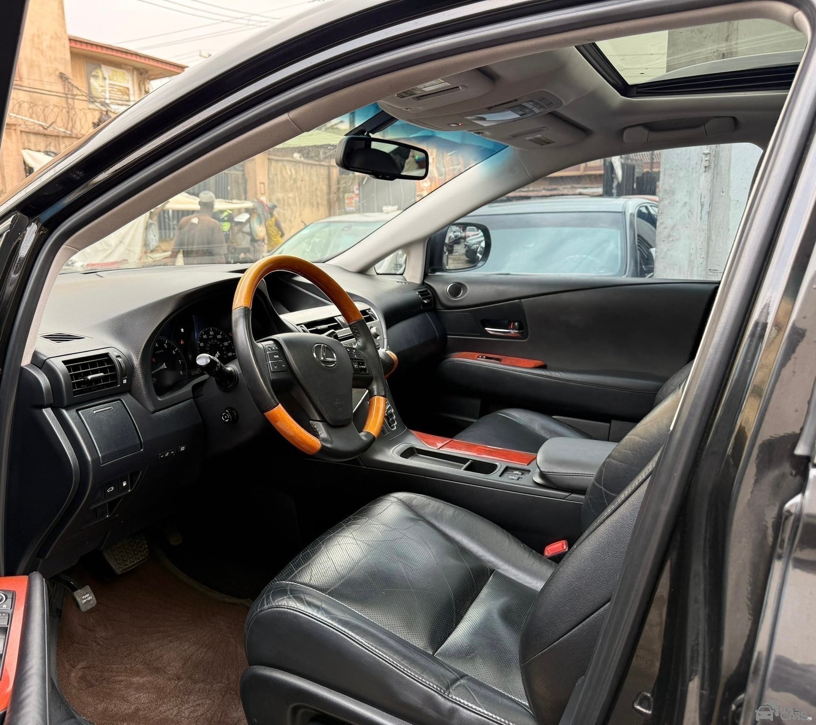 Lexus Cars automobile — Dashboard