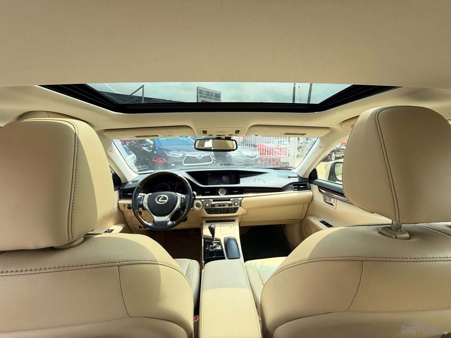 2013 Lexus ES350 — Front seats